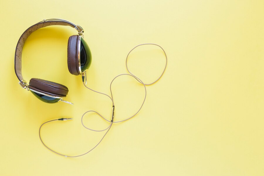 The Ultimate Guide to Headphones: Choosing the Right Pair for Your Needs